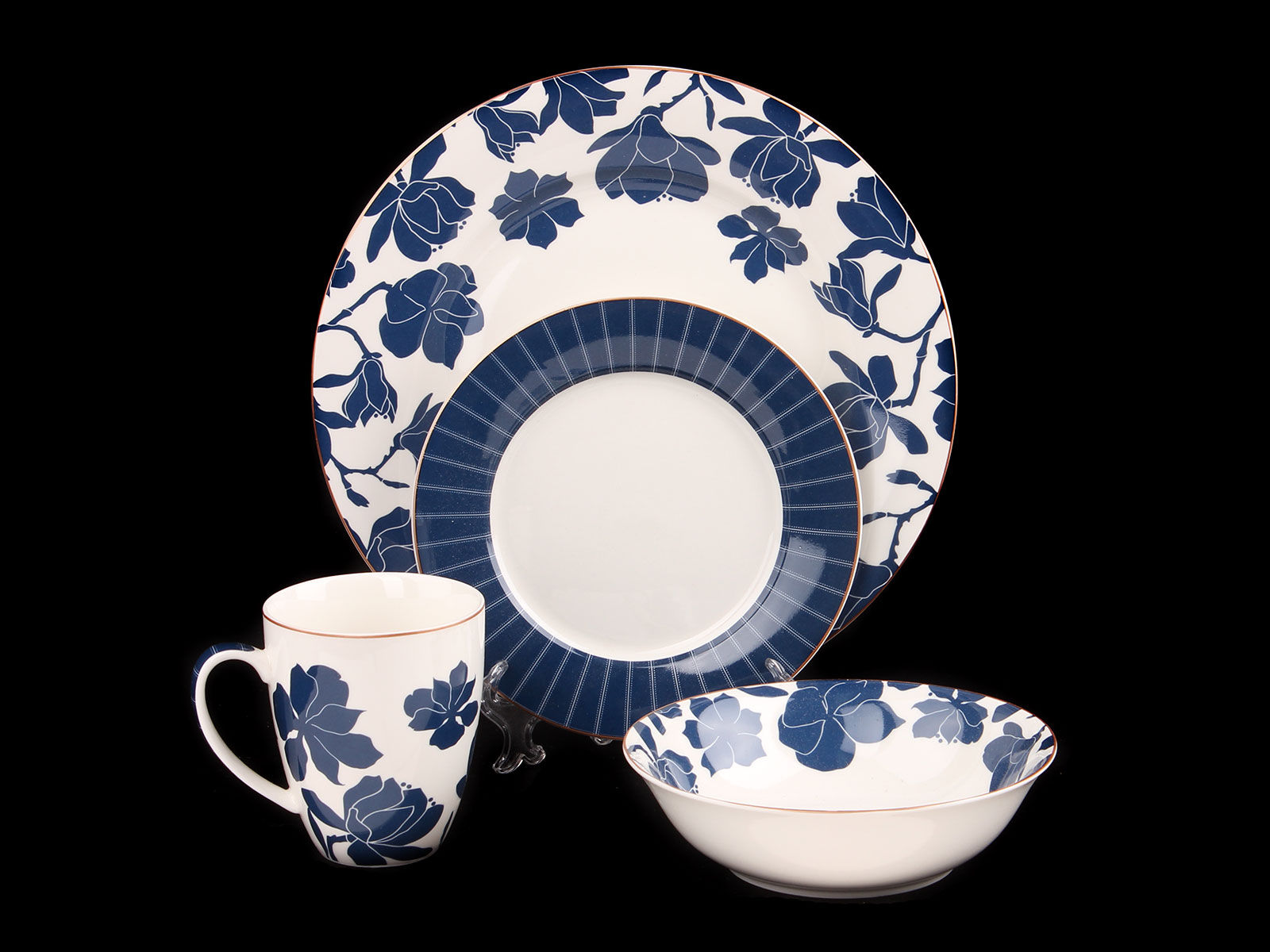 Обеденный сервиз на 4 персоны. Noritake сервиз столовый. Maxwell williams сервиз. Maxwell williams сервиз столовый. Henseler bremen ладья столовый сервиз 4307.