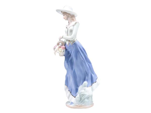 Скульптура "Девушка с корзиной роз" 30 см