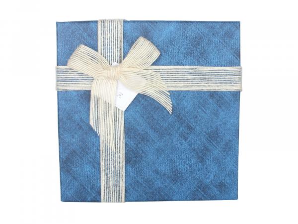 Подарочная коробка "Синий бант" 24х8 см