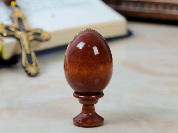 Яйцо "Неупиваемая чаша" на подставке