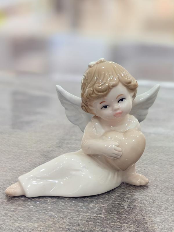 Фигурка "Ангел с сердцем" 8,5 см