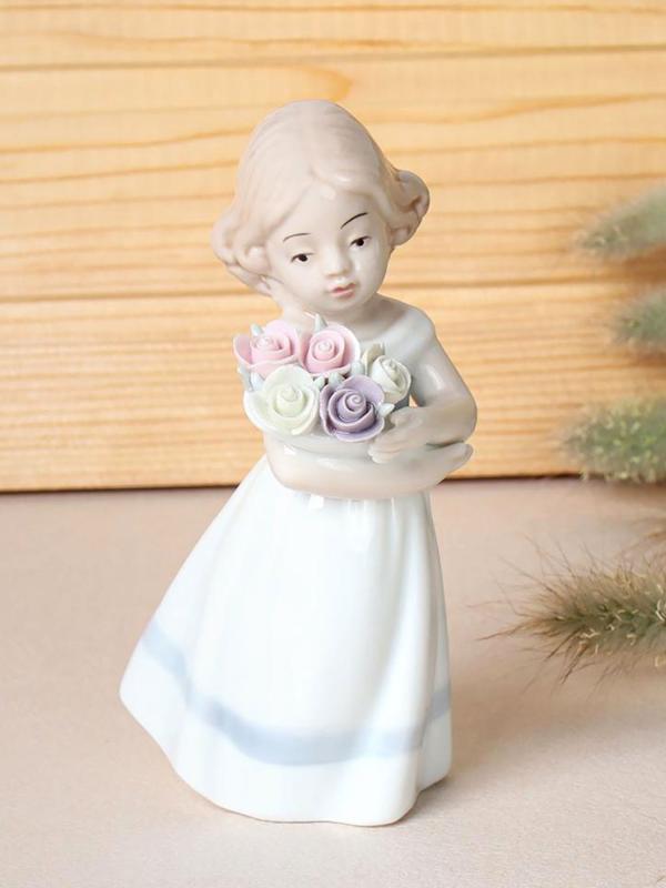 Скульптура "Девочка с цветами" 12 см