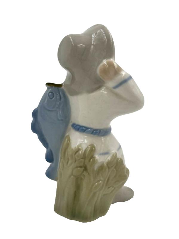 Скульптура "Кот с рыбой"