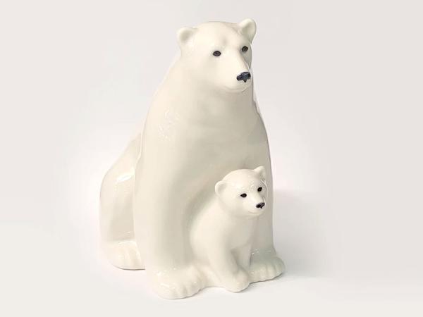 Скульптура "Медведи"