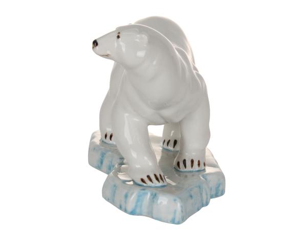 Скульптура "Белый медведь"