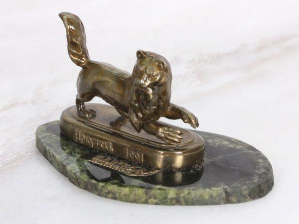 Скульптура Бабр, Иркутск, на змеевике,  h 4 см