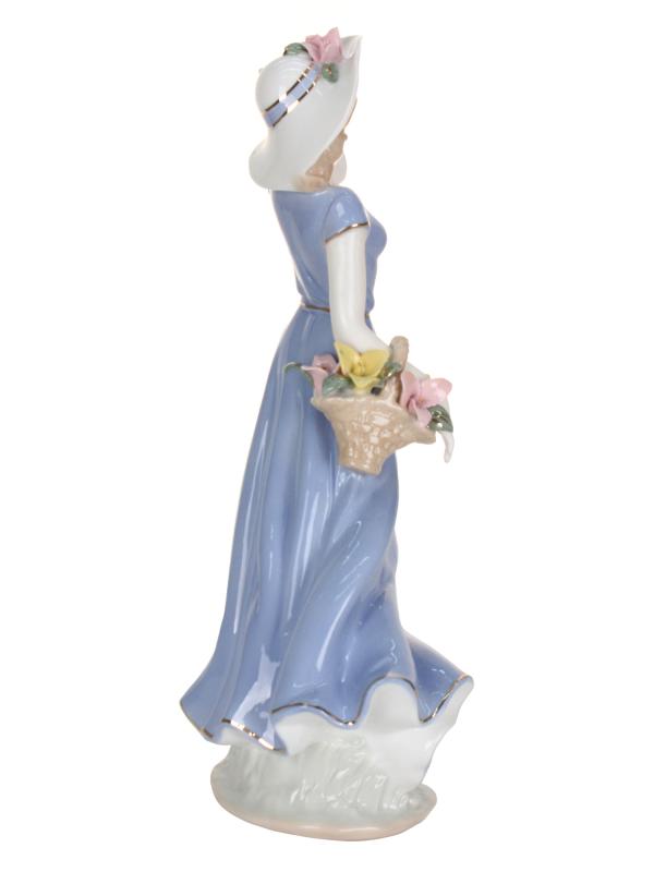 Статуэтка "Девушка с корзинкой" h30 см