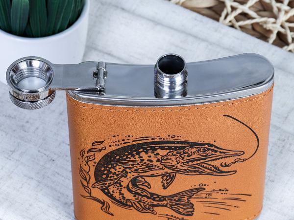 Набор рыбака: фляжка + 3 стопки