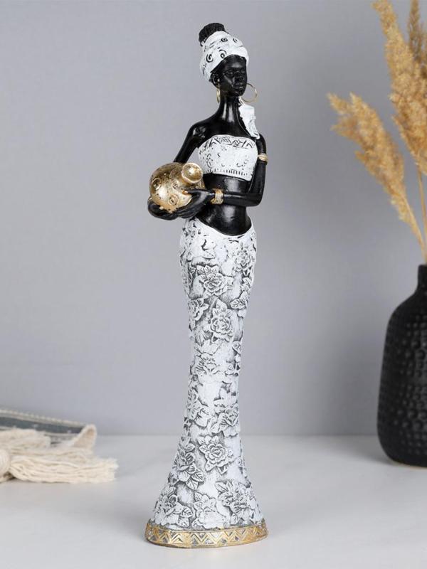 Африканка с кувшином 32 см