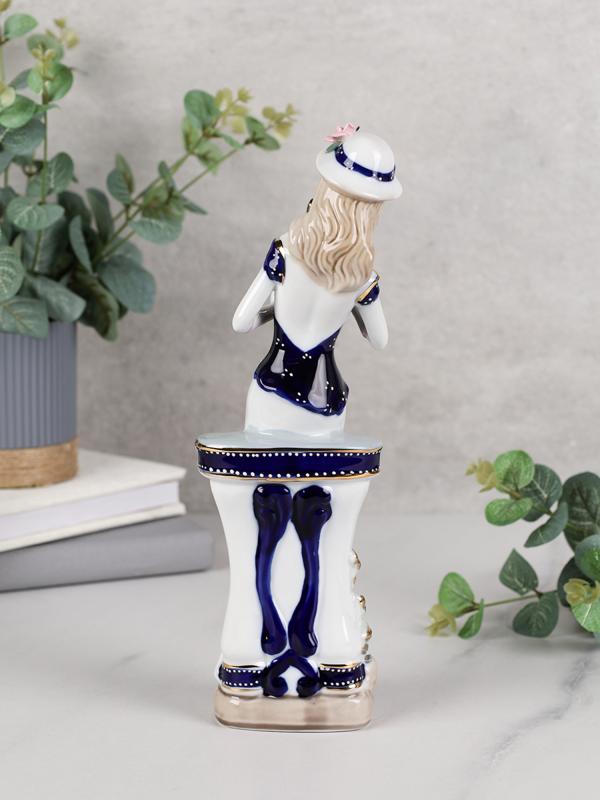 Девушка с саксофоном 30 см