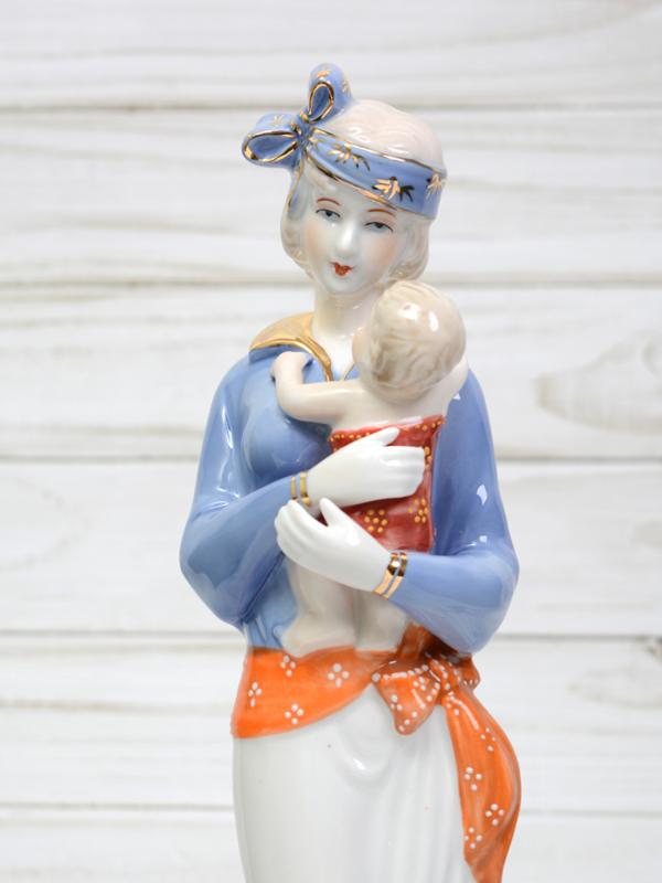 Статуэтка "Дама с младенцем" 30 см