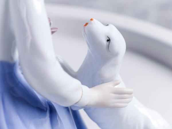 Девушка с собакой 22 см