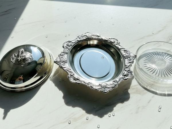 Блюдо для сыра/масла/икры с крышкой 18х10 см