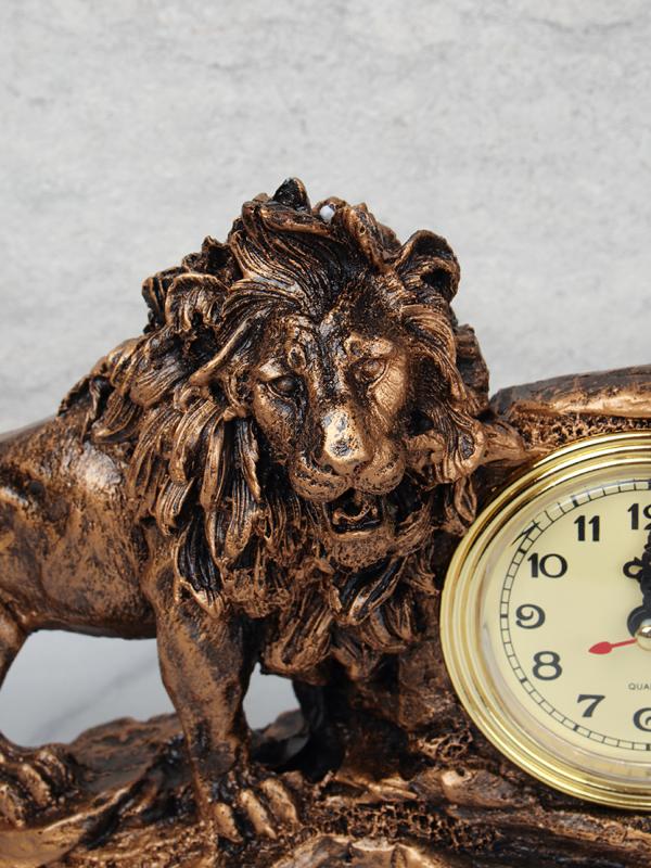 Часы "Лев" 19х30 см