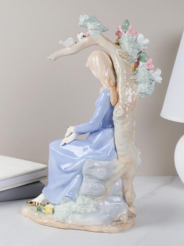 Статуэтка "Девушка с цветком" h40 см