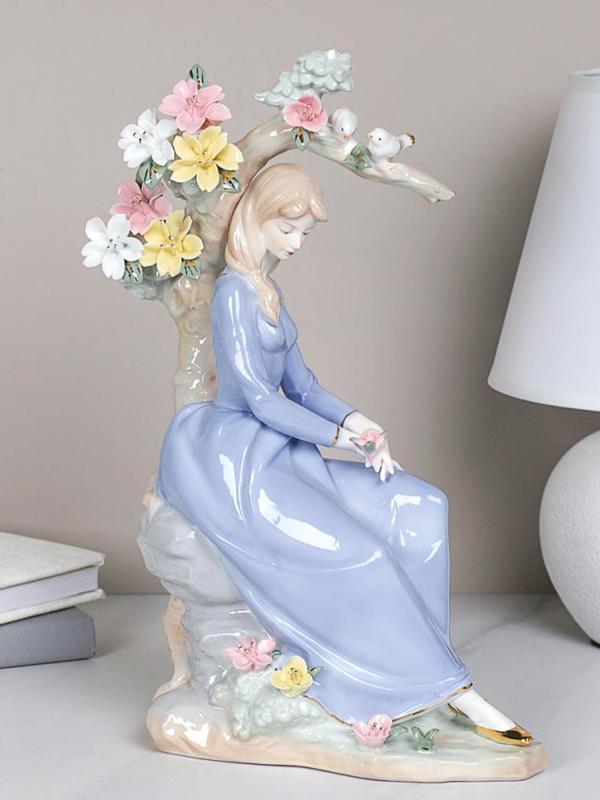 Статуэтка "Девушка с цветком" h40 см