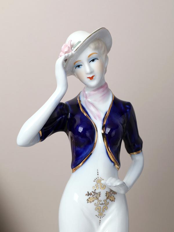 Статуэтка "Девушка в шляпке" 30 см