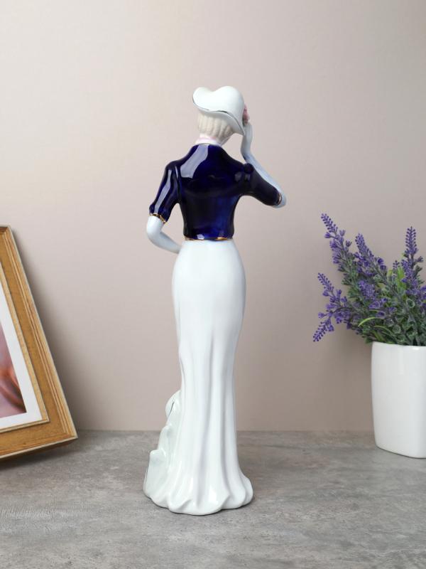 Статуэтка "Девушка в шляпке" 30 см