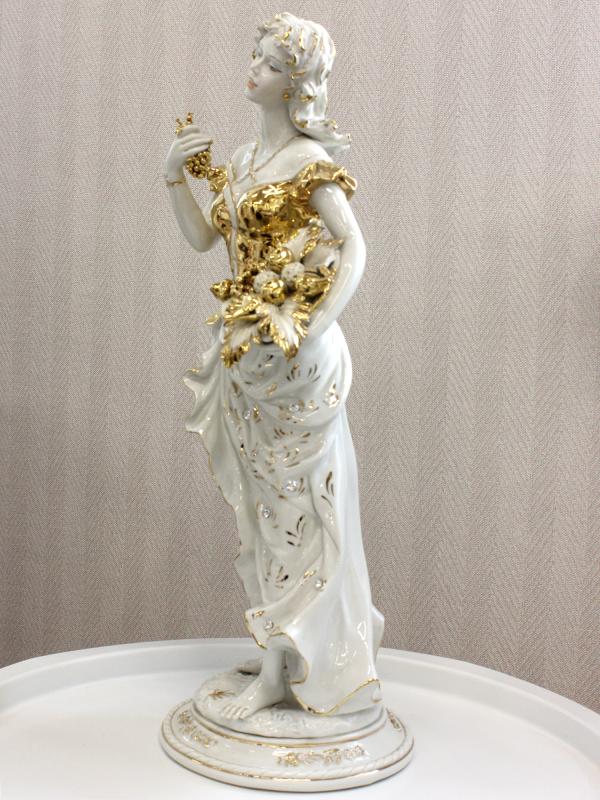 Скульптура "Девушка с виноградом" 48 см Sabadin Vittorio фарфор