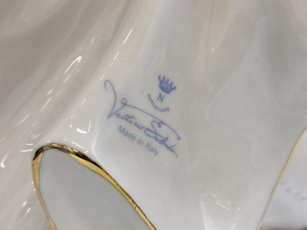 Скульптура "Девушка с виноградом" 48 см Sabadin Vittorio фарфор