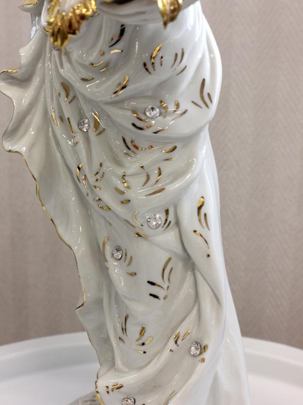 Скульптура "Девушка с виноградом" 48 см Sabadin Vittorio фарфор