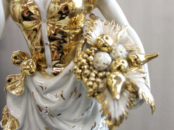 Скульптура "Девушка с виноградом" 48 см Sabadin Vittorio фарфор