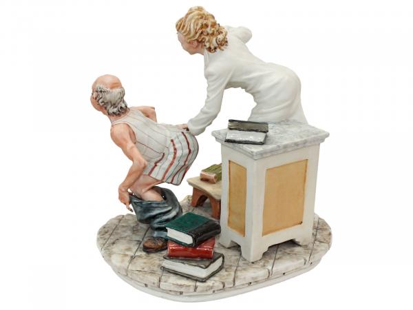 Скульптура "Врач с пациентом"