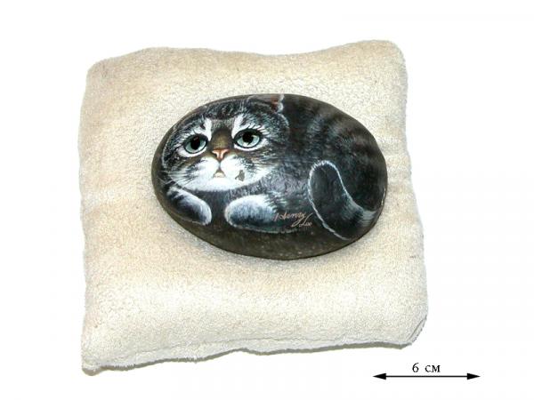 Кошка на камне  "Мисси" 6 см