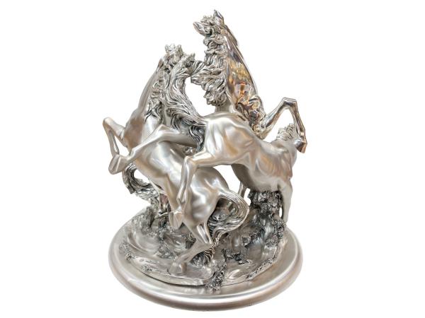 Скульптура "Лошади"