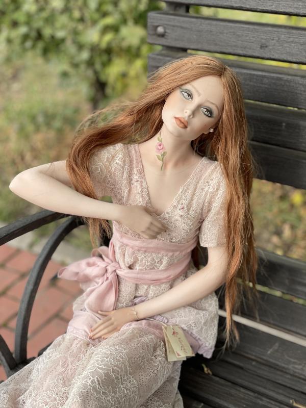 Кукла коллекционная Jyuli 42 см