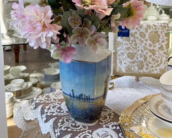 Ваза "Прогулка" фарфор 21 см