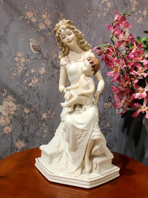 Скульптура "Материнство" 38 см Sabadin Vittorio фарфор