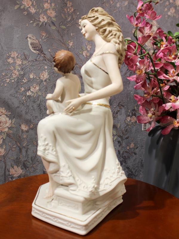 Скульптура "Материнство" 38 см Sabadin Vittorio фарфор